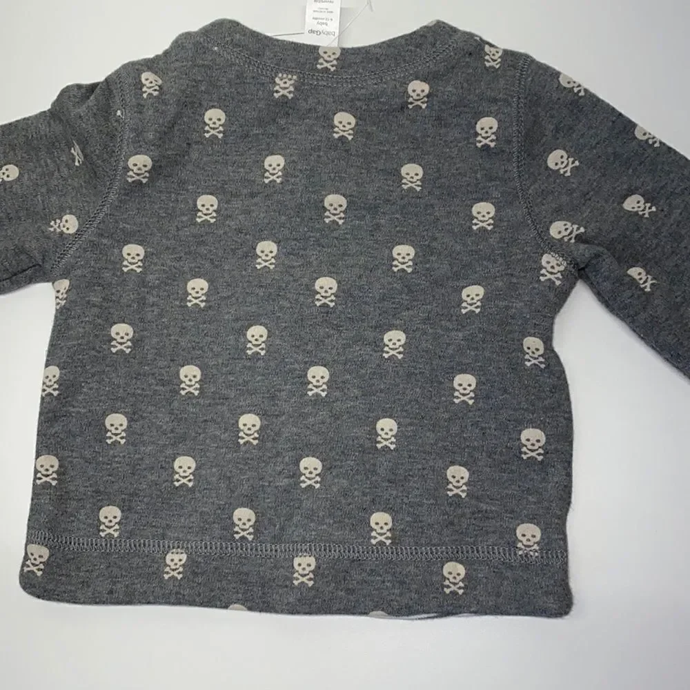 NWT ❤️ Gap sweater